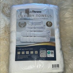 White Luxury Towel Set